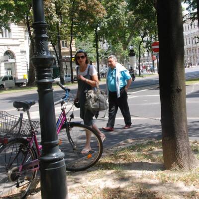 Der Ex-Bawag-Boss zeigte sich mit seiner Frau Ruth und dem Hund