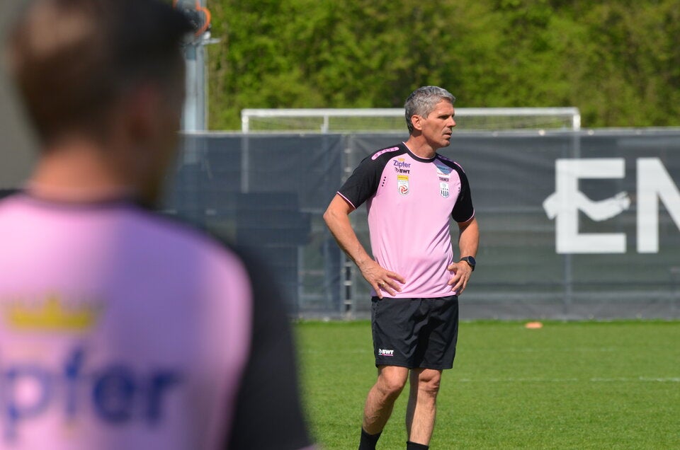 Kühbauer erstes Training LASK