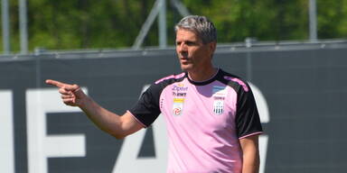 Kopie von Kühbauer erstes Training LASK