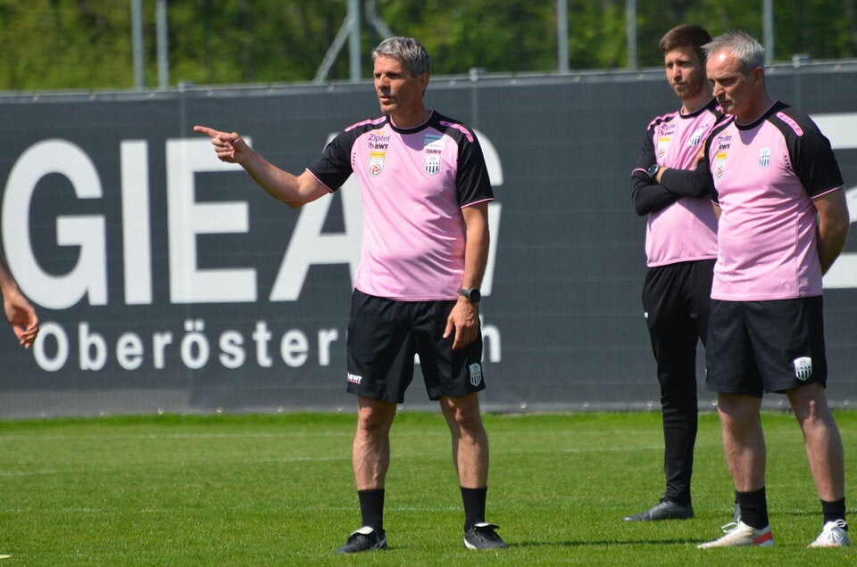 Kühbauer erstes Training LASK