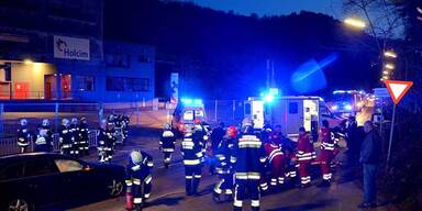 Unfall: Hochschwangere in Pkw eingeschlossen