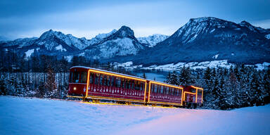 Salzkammergut-Advent: Mit der SchafbergBahn zum Adventmarkt am Berg