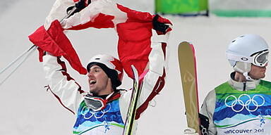 Das erste vergoldete Ahornblatt der Spiele 2010