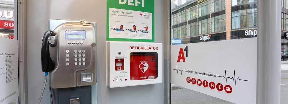Defibrillator