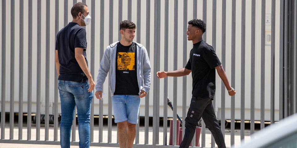 Yusuf Demir und Ansu Fati auf dem Trainingsgelände des FC Barcelona