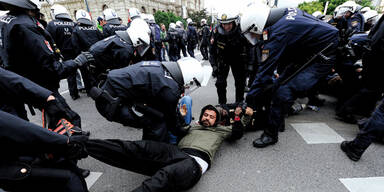 Tausende bei Demo gegen Rechte