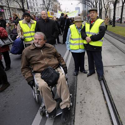 200 Behinderte zeigen ihren Unmut