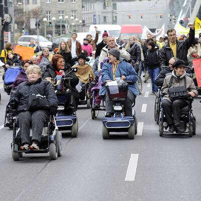 200 Behinderte zeigen ihren Unmut