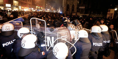 Tausende bei Demo gegen Rechte