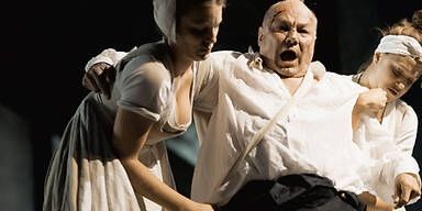 Der-zerbrochne-KrugJim-Rake