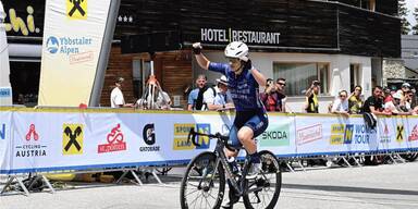 N&Ouml;-Frauen-Radrundfahrt: Lea Fuchs bezwingt das Hochkar