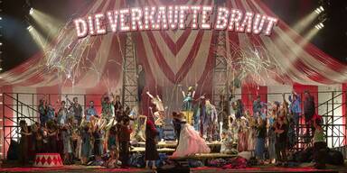 "Verkaufte Braut" als Premiere zwischen Gaudi und Buhrufen