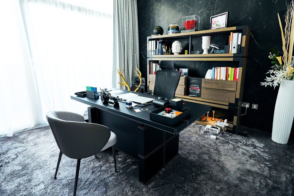 „Kein einziges Möbelstück gibt es in diesem Design ein zweites Mal auf der Welt“, ist Carmen Geiss stolz. 