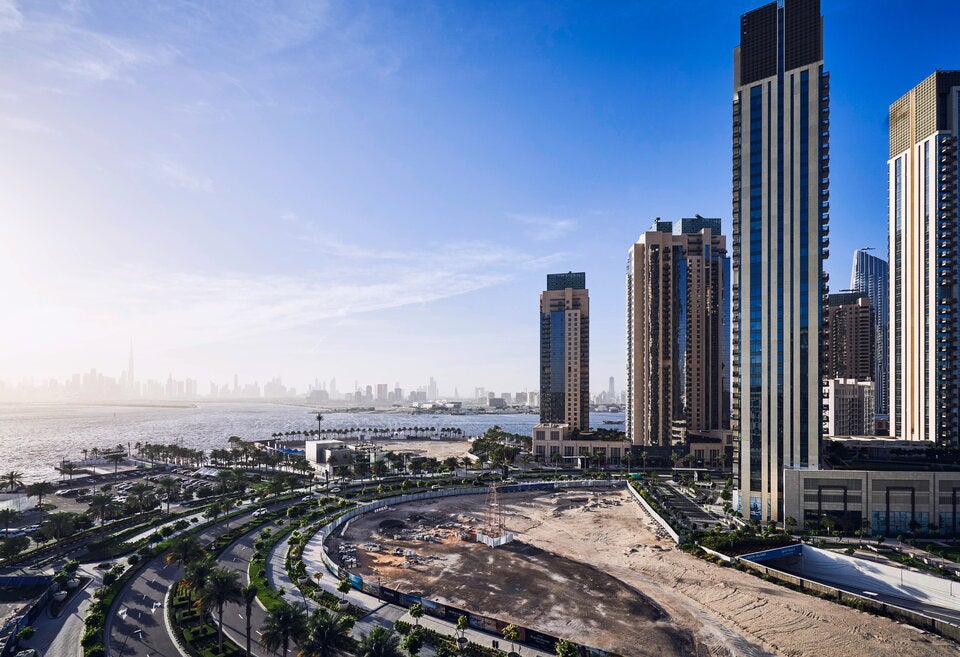 Die Geissens waren sofort von der Wohnung im obersten Stockwerk des Towers begeistert. Nebenan entsteht gerade „The Needle“, der höchste Turm der Welt.   