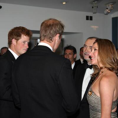 Bond-Premiere: Prinz Harry stahl 007 die Show