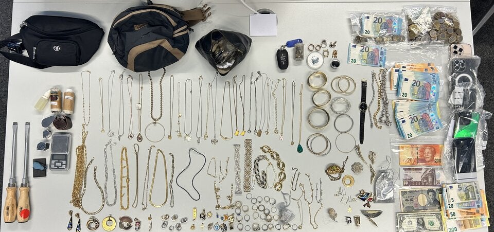 Diebesgut sichergestellt.