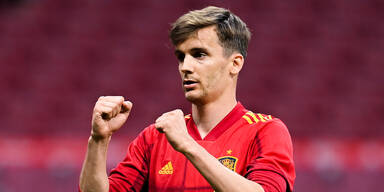 Der spanische Nationalspieler Diego Llorente ballt die Fäuste