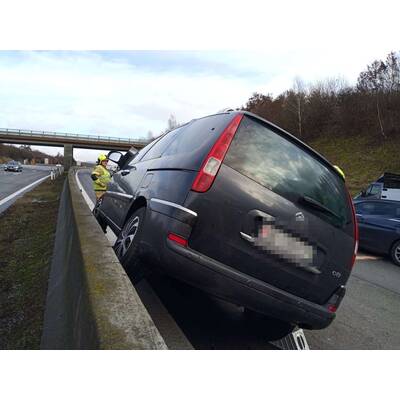 Weihnachtshorror auf A1: Serienunfälle mit 26 Fahrzeugen