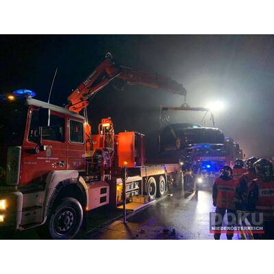 Weihnachtshorror auf A1: Serienunfälle mit 26 Fahrzeugen