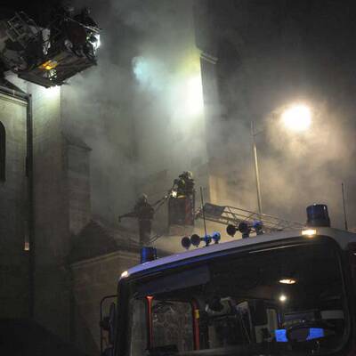 Dom in Wr. Neustadt brennt