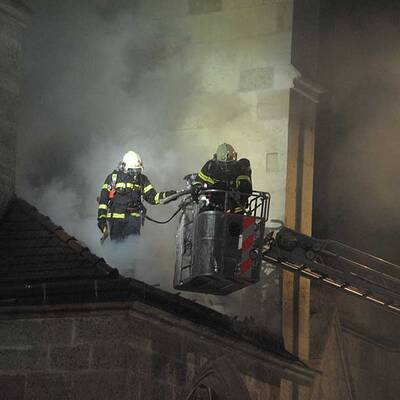 Dom in Wr. Neustadt brennt