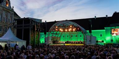 "Spielplatz f&uuml;r Musik": OpenAir-Konzerte am Domplatz