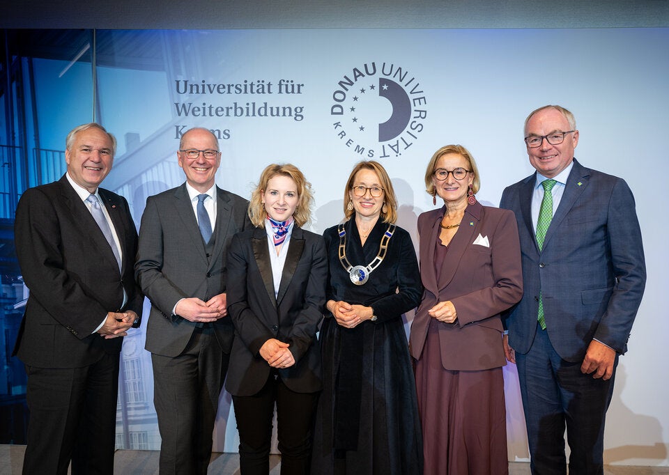 Nationalratspräsident Walter Rosenkranz, Rektor emeritus Friedrich Faulhammer, Bundesministerin Eva-Maria Holzleitner, Rektorin Viktoria Weber, Landeshauptfrau Johanna Mikl-Leitner, LH-Stellvertreter Stephan Pernkopf