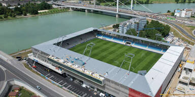 Chillen am Donau-Beach mit Blau-Weiß-Linz