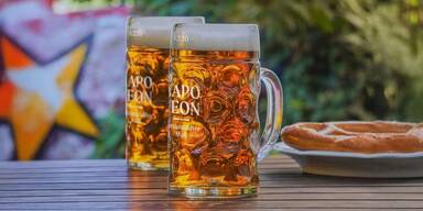 1,220 Liter-Krug: Einzigartiges Souvenir im Napoleon