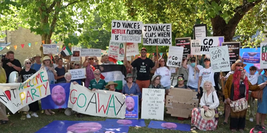 Dorf in England will Urlauber JD Vance loswerden yt.png