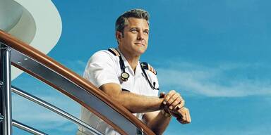 Max ist der neue Arzt auf dem Luxuskreuzfahrtschiff.