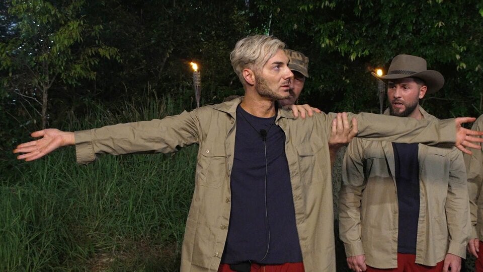 Dschungel-Start mit 1. Streit, Betten-Bruch und Nacktbad