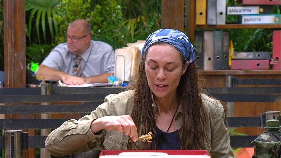 Dschungel-Start mit 1. Streit, Betten-Bruch und Nacktbad