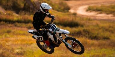 Masters of Dirt er&ouml;ffnet 1. E-Motocross-Strecke feierlich