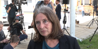 ELKE KAHR .png