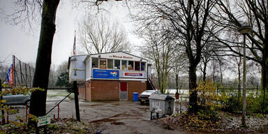 Jugendliche prügeln Linienrichter tot