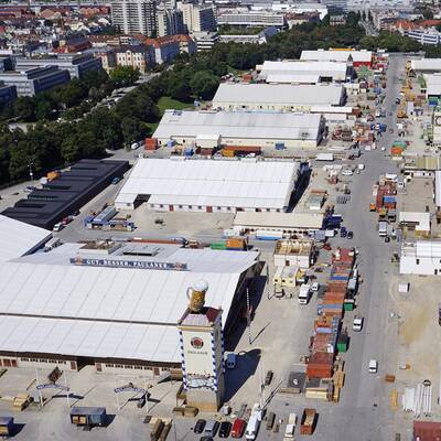 Der Aufbau ist voll im Gang