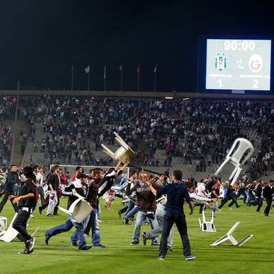 Krawalle beim Istanbuler Derby