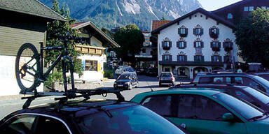 Opa schlitzte bei 100 Autos Reifen auf