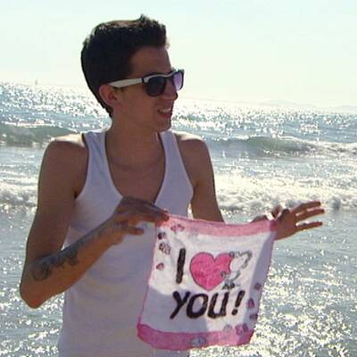 Spotzl schläft am Gang