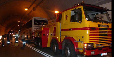 Reisebus brannte im Tunnel