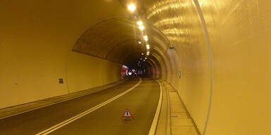 Reisebus brannte im Tunnel