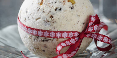 Weihnachtliche Eiskugel