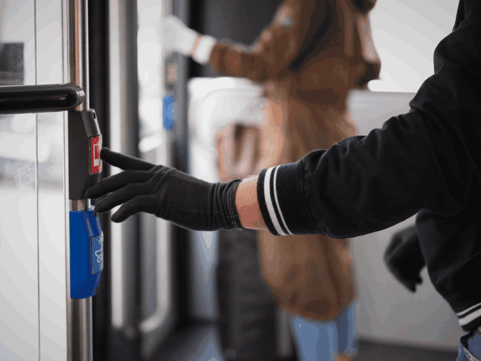 Gusenbauer steigt bei Handschuh-Start-up ElephantSkin ein