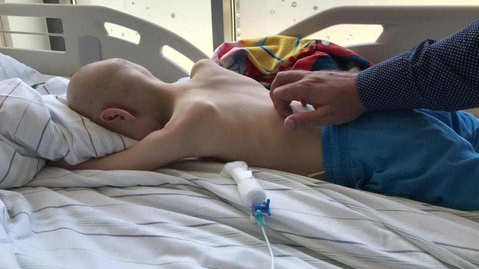 Alle hoffen auf ein Weihnachtswunder für den kleinen Elliot