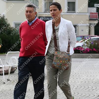 Vor Gericht in Wien ließ er sich entschuldigen. Er weilte in Bayern.