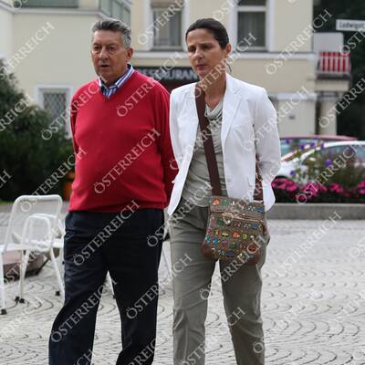 Vor Gericht in Wien ließ er sich entschuldigen. Er weilte in Bayern.