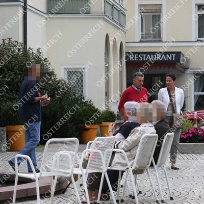 Vor Gericht in Wien ließ er sich entschuldigen. Er weilte in Bayern.