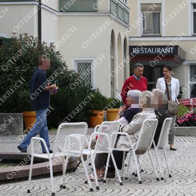 Vor Gericht in Wien ließ er sich entschuldigen. Er weilte in Bayern.