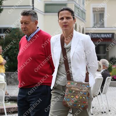 Vor Gericht in Wien ließ er sich entschuldigen. Er weilte in Bayern.